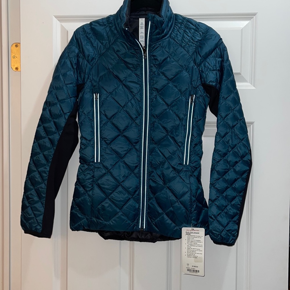 Lululemon Size 4 Run: Turn Around Jacket